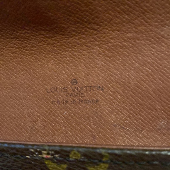 Louis Vuitton Chantilly PM Crossbody purse - Picture 6 of 9